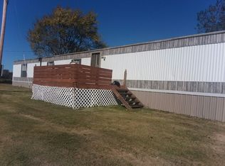 207 Fourth St, Mc Leansboro, IL 62859
