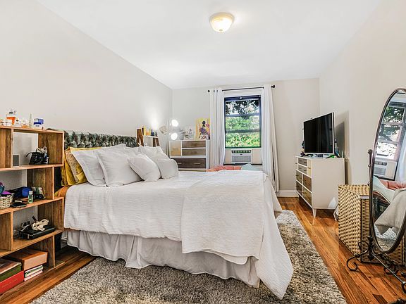 4th image of 282 E 35th St APT 3B