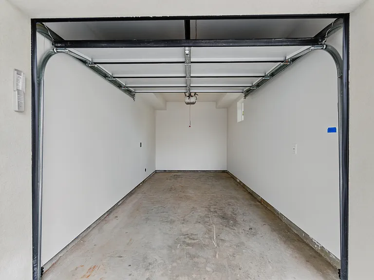 8236 1/2 Blackburn Ave — Photo 54