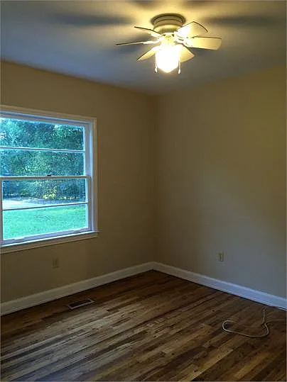 1710 W Whitney Ave — Photo 6