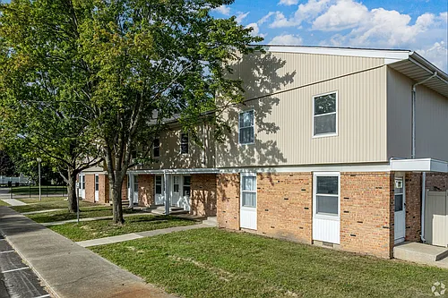 300 E Shelbourne Dr Photo 1
