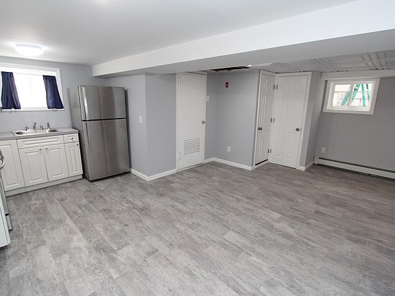 3rd image of 41 Illinois Ave #1