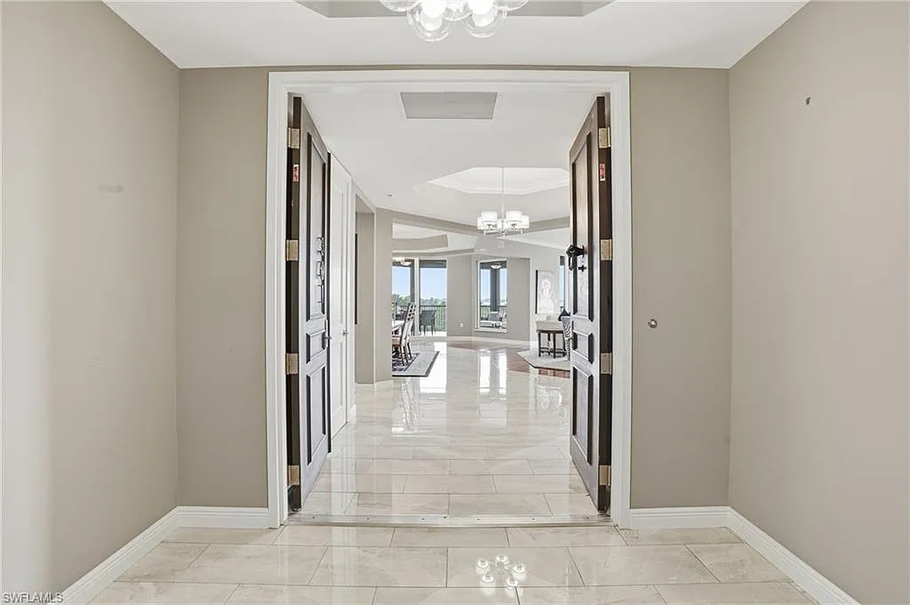4 bed, 4.5 bath, 4068 sqft, $12,000 — Photo 4