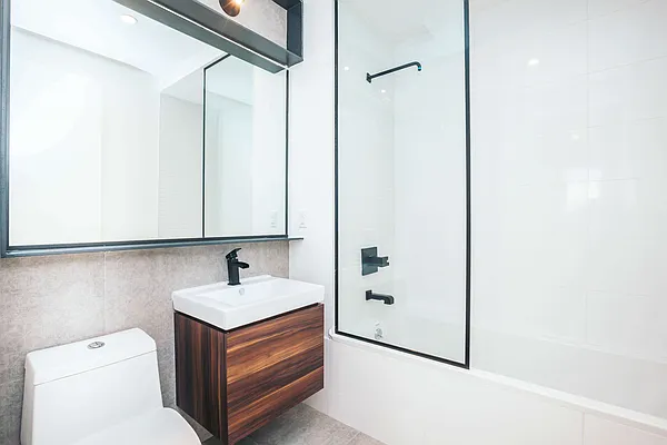 Rented by Nooklyn NYC LLC | media 43