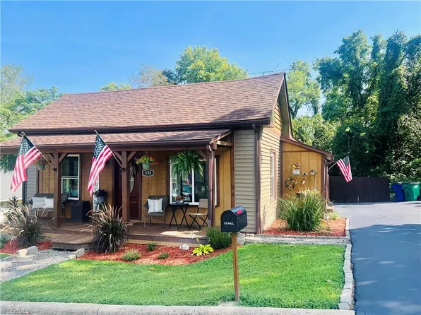 535 E Haymore St, Mount Airy, NC 27030