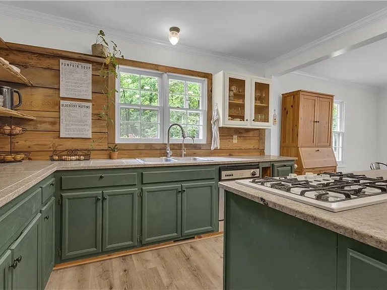 6290 Cascade Palmetto Hwy — Photo 24