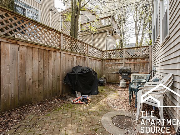 4th image of 3010 N Greenview Ave #4bz1wnnjt
