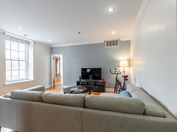2nd image of 627 N 18th St APT 201