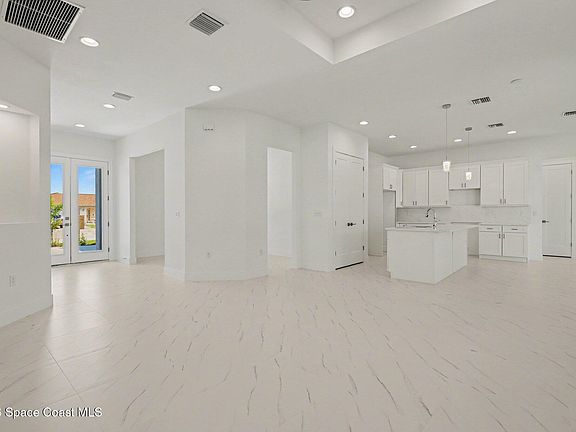 4th image of 534 Mimosa St SW