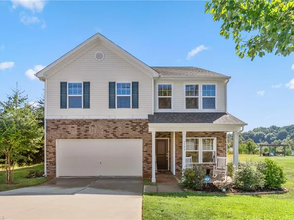 3393 Grandview Club Rd, Pfafftown, NC 27040