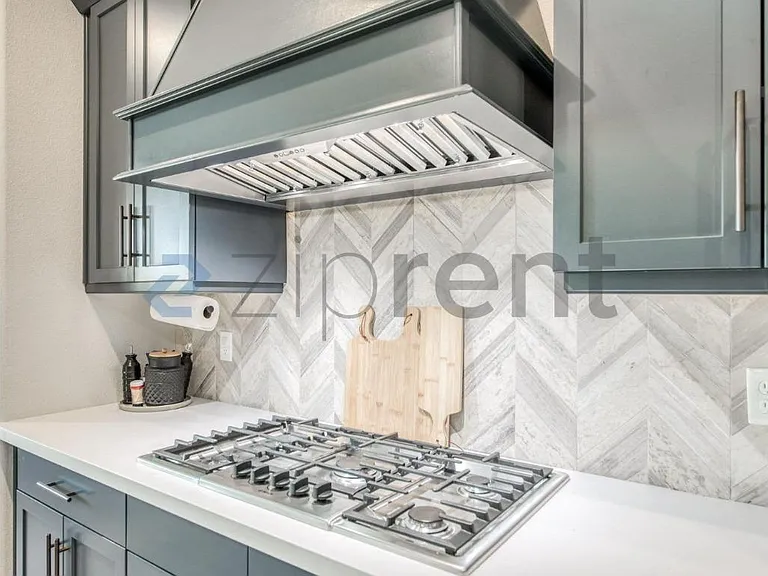 4721 Overstone Ave — Photo 12