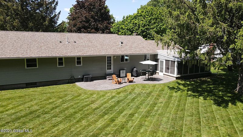 5th image of 1048 Merlin Dr