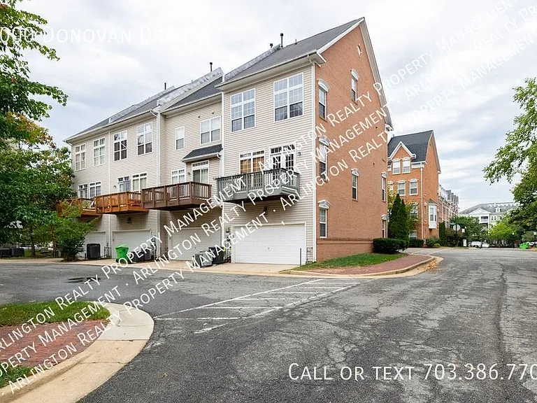 5000 Donovan Dr — Photo 3