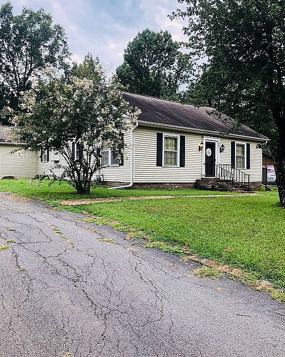 1st image of 202 Amis St