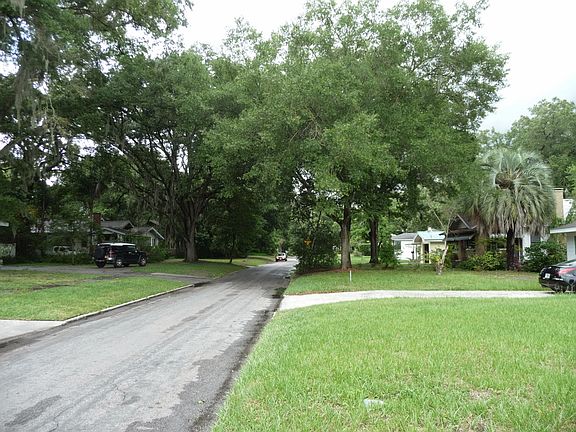 2nd image of 115 Palencia Pl