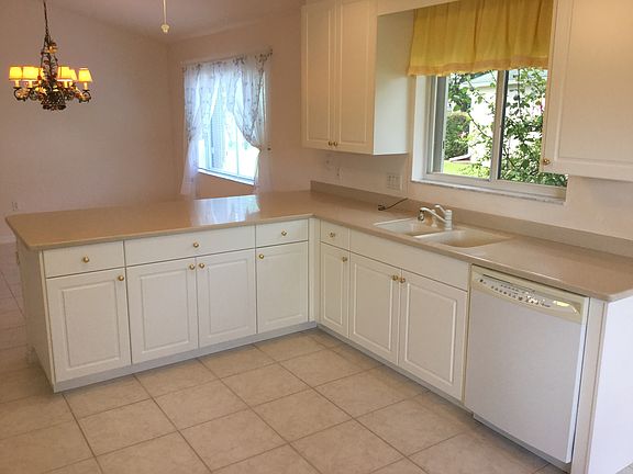 4th image of 701 Indian Oaks Dr