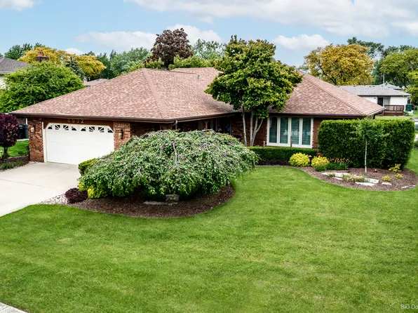8532 Golfview Dr, Orland Park, IL 60462