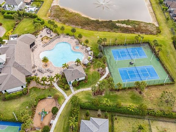 3rd image of 8296 Cadre Noir Rd