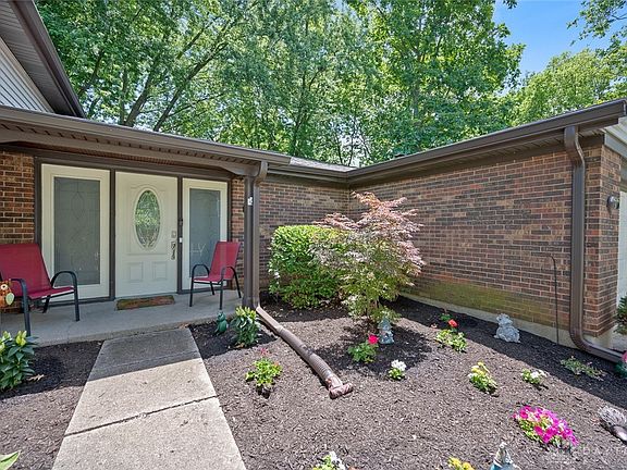 4th image of 1615 Cambridge Dr
