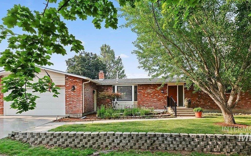 1st image of 11269 W Reutzel Dr