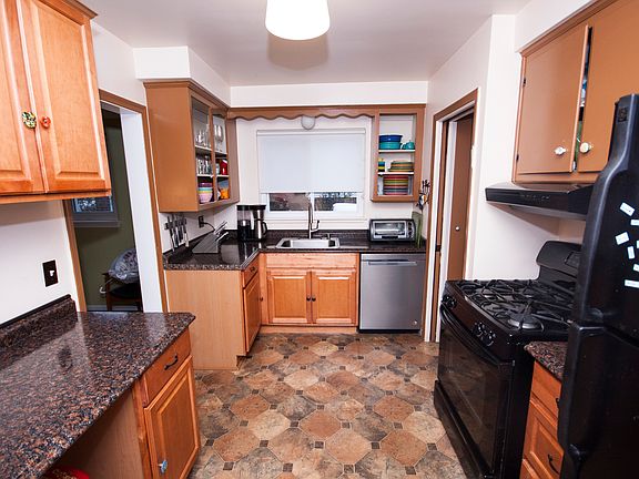 3rd image of 13352 Lasalle Blvd