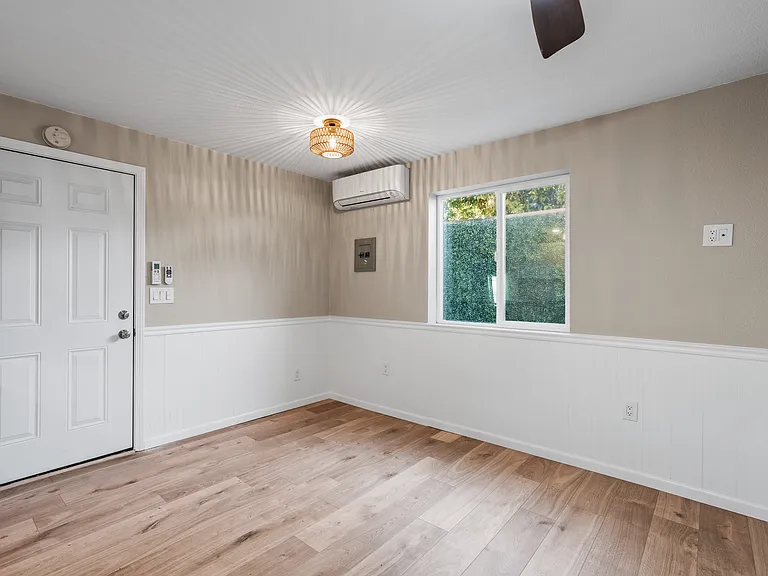1736 Kearney Ave #B — Photo 12