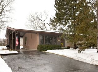 1431 Sunset Ridge Rd, Northbrook, IL 60062