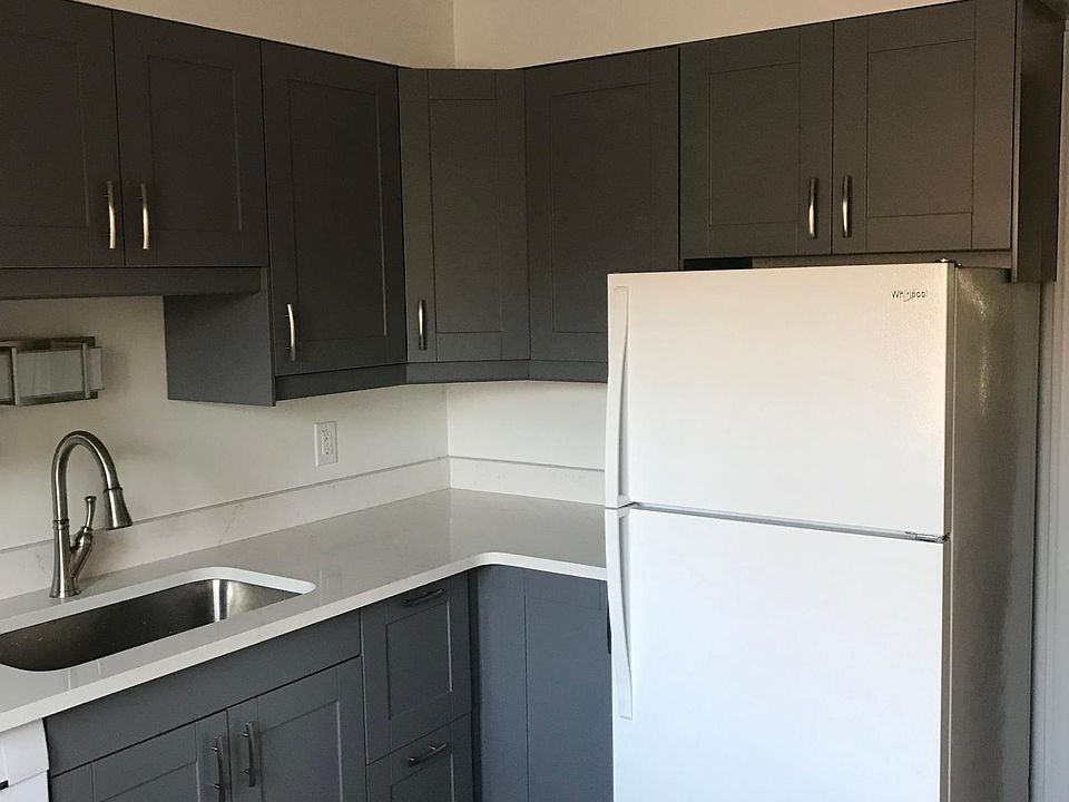 1st image of 212 Catalpa Dr #2