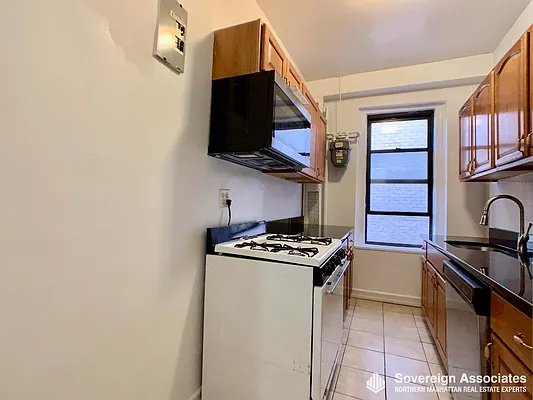 Rented by Sovereign Associates | media 7