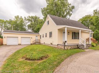 28427 Hennepin St, Garden City, MI 48135