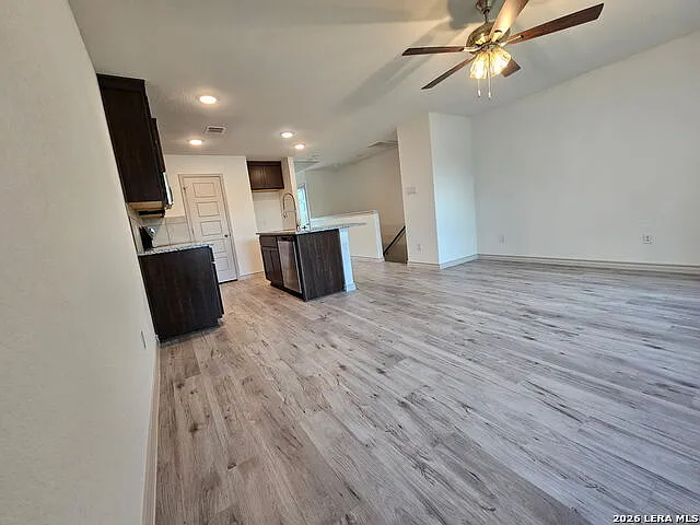 310 W Evergreen St #121 — Photo 1