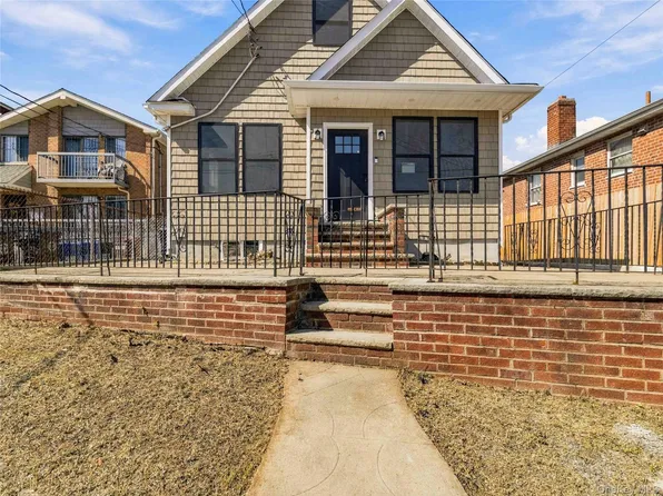 7813 58th Ave, Middle Village, NY 11379