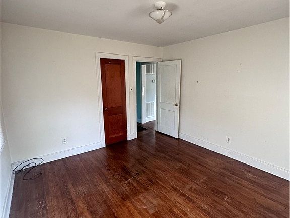 5th image of 5305 Lochaven Ave