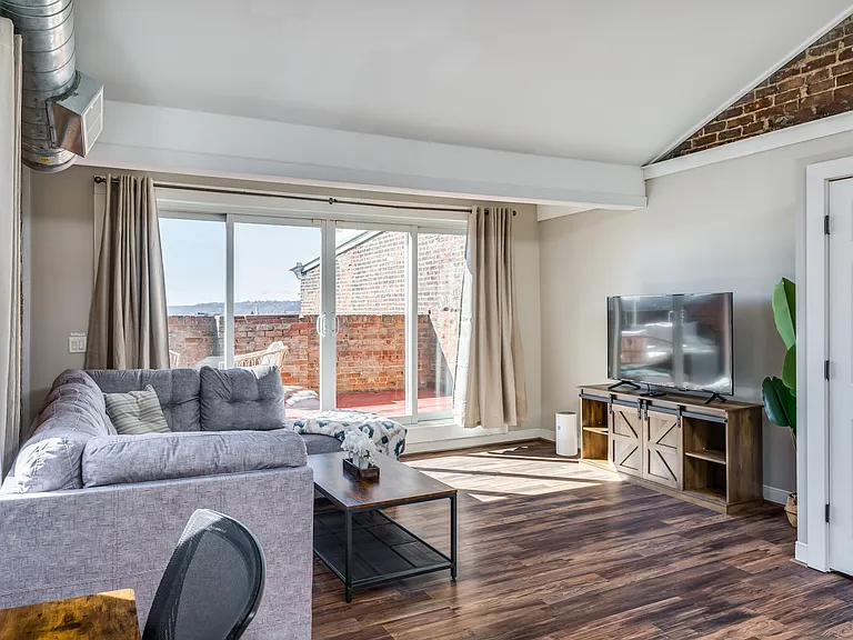 55 E Clifton Ave #2 — Photo 13