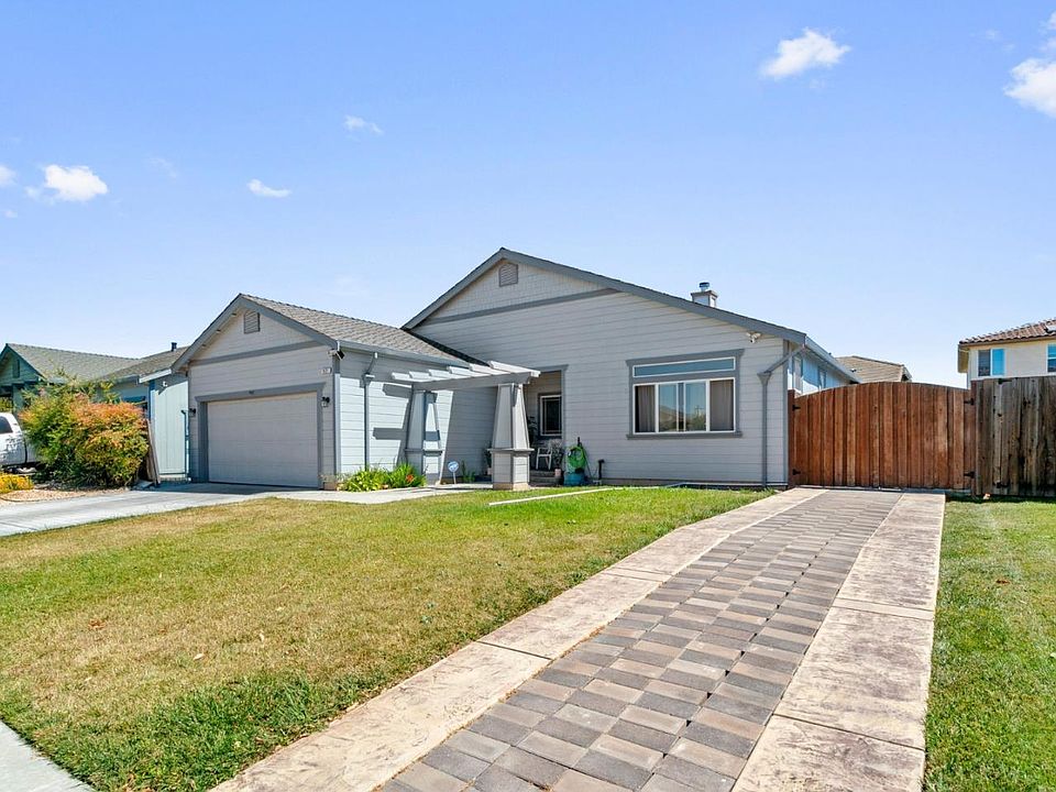 1st image of 921 Steinbeck Dr