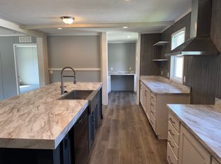 180 Apollo Cir #180, Flushing, MI 48433