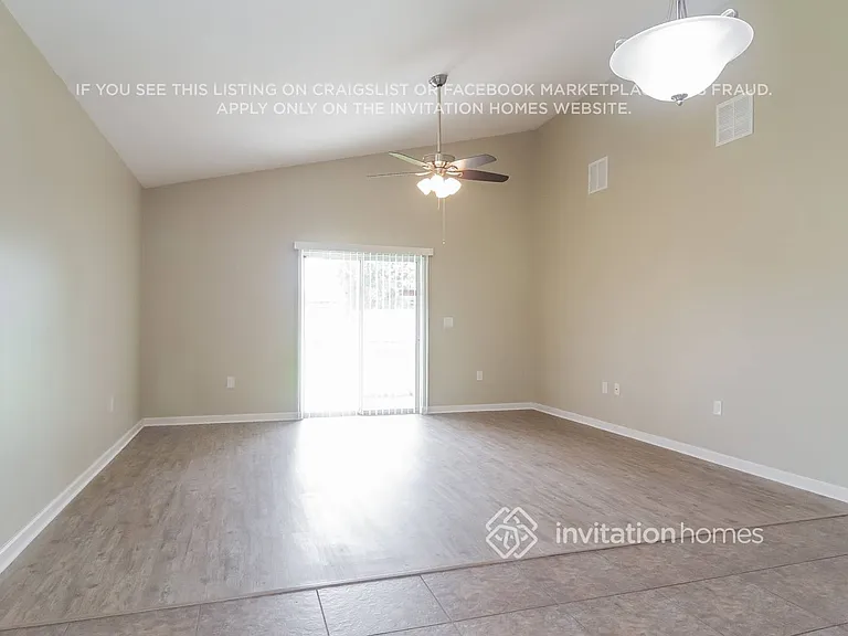 1455 Litchfield Dr — Photo 3