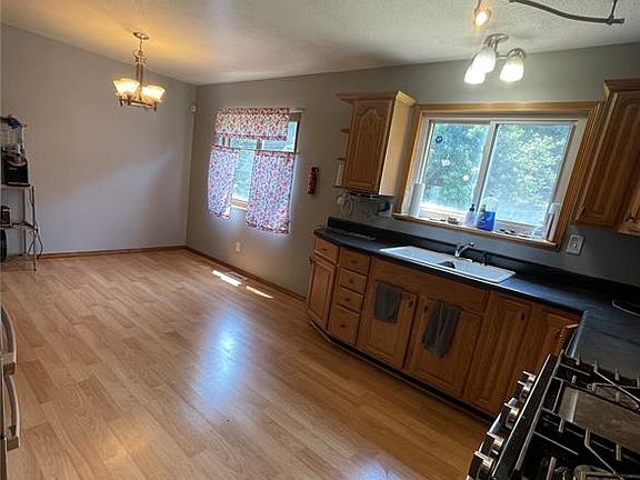 5th image of 1742 Rose Crest Dr