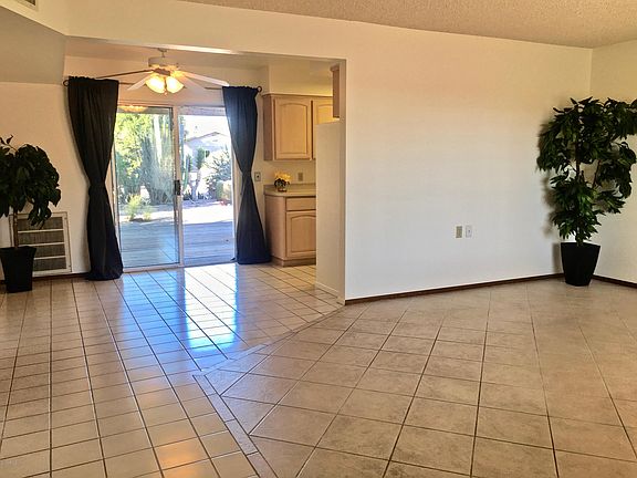 3rd image of 882 Leisure World