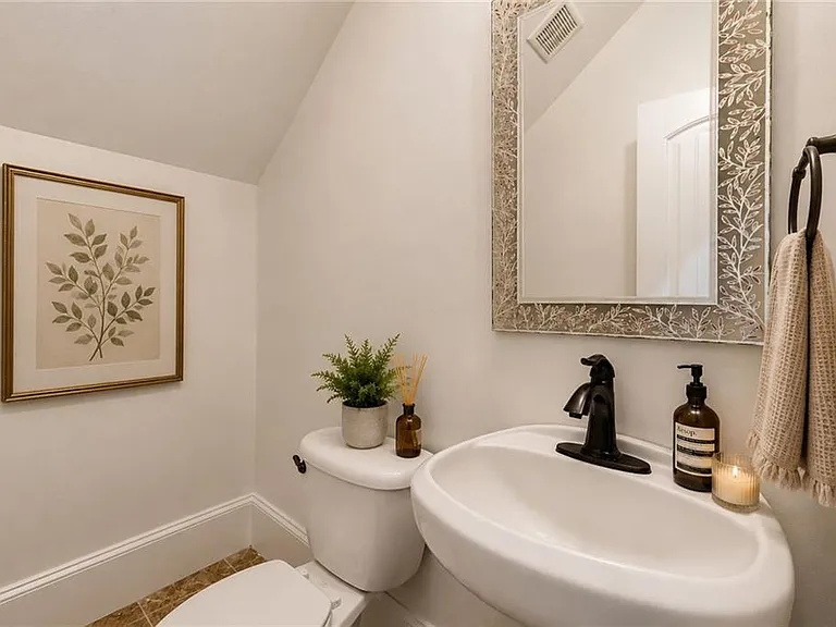 1296 Lenox Park Blvd — Photo 27