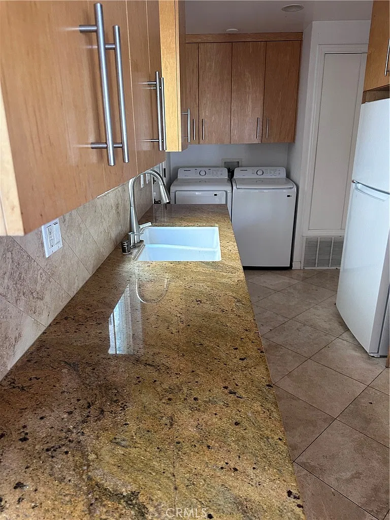 3 bed, 1200 sqft, $5,990 — Photo 4