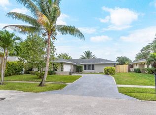 208 Lochmore Rd, Riviera Beach, FL 33407