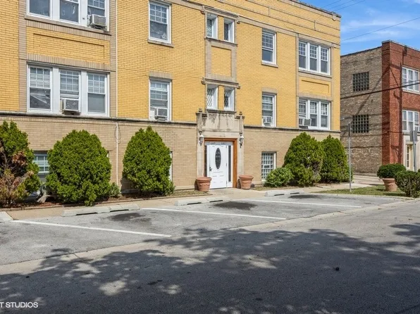 6441 W 18th St #2, Berwyn, IL 60402