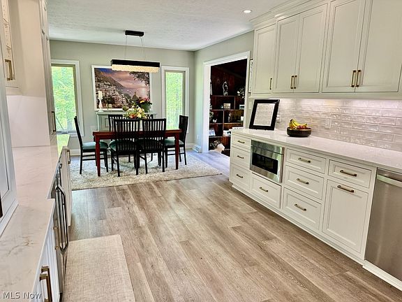 5th image of 652 Circlewood Dr