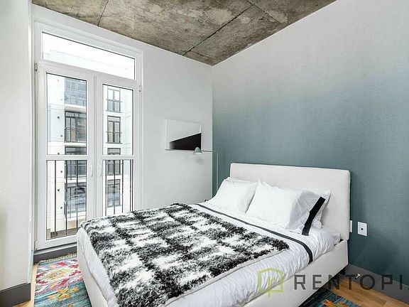 4th image of 340 Evergreen Ave #276