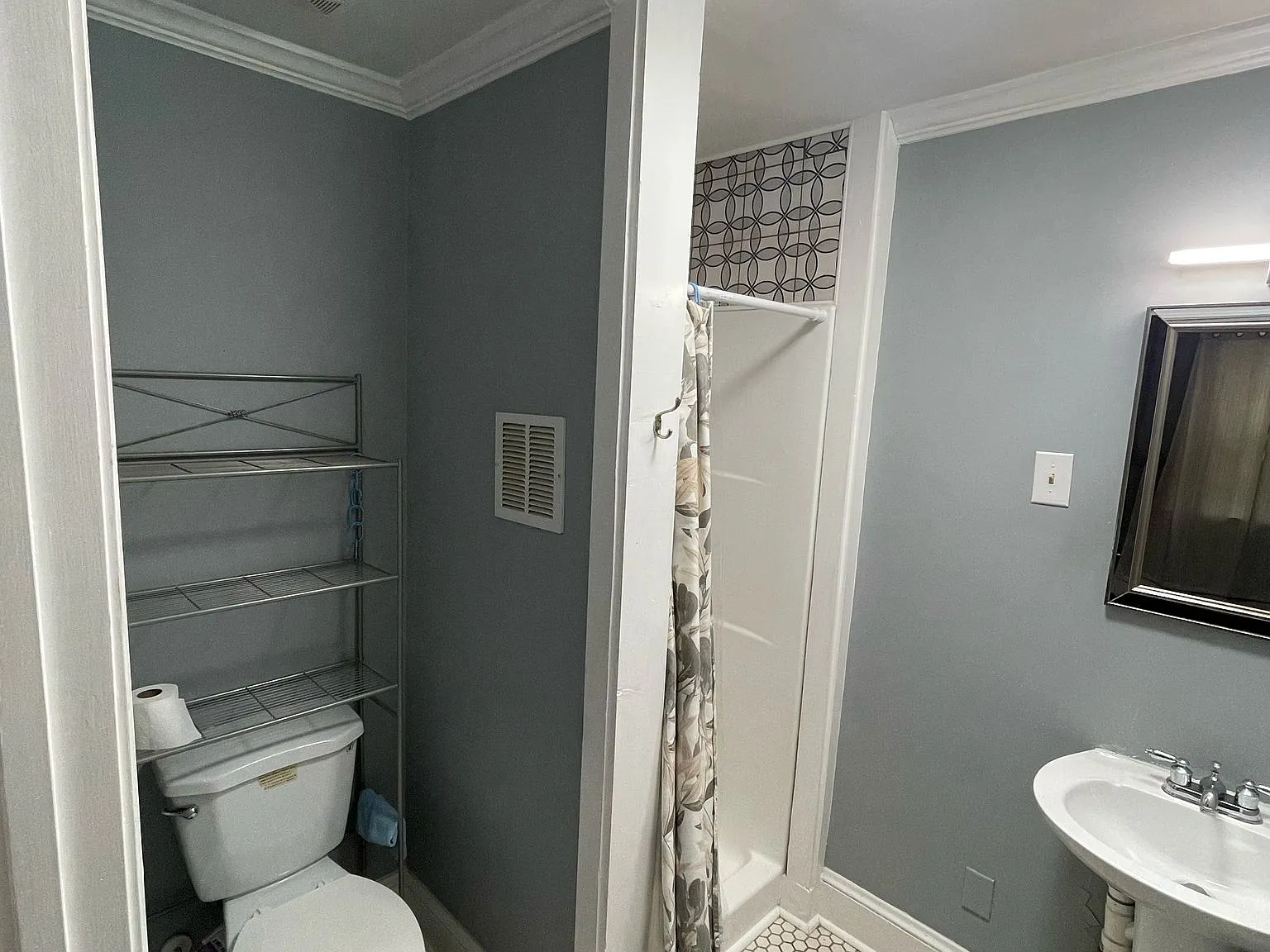 523 Hammond St. Rooming House — Photo 3
