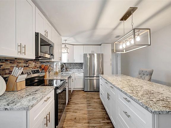 4th image of 242 176th Ave E