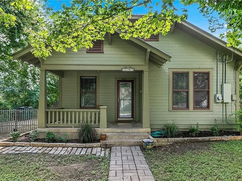 1605 S Elm St
