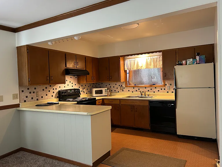 4917 N Maple St — Photo 9