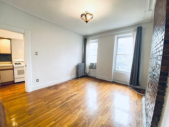 4th image of 412 2nd St #3